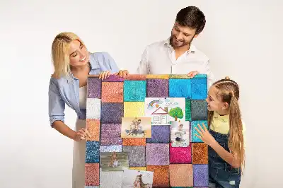 Panou de plută cu blocuri de lemn colorate