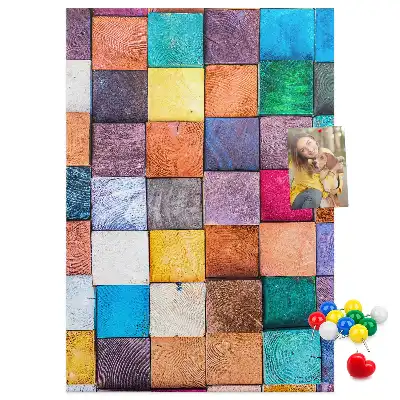 Panou de plută cu blocuri de lemn colorate