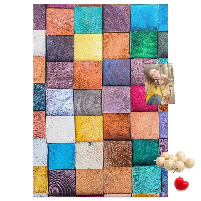Panou de plută cu blocuri de lemn colorate