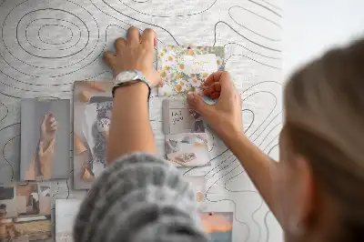 Panou din plută cu design abstract liniar