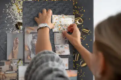 Panou de plută cu model confetti aurii