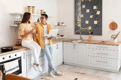 Panou de plută cu model confetti aurii