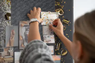 Panou de plută cu model confetti aurii
