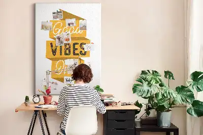 Panou din plută cu slogan motivațional