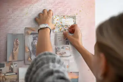 Panou de plută cu design marmură roz