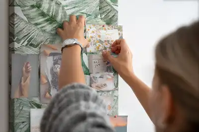 Panou de plută cu imprimeu frunze pictate în acuarelă