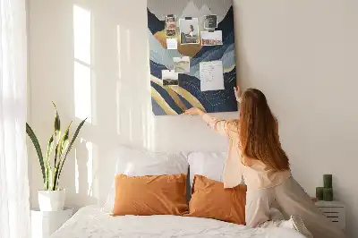 Panou de plută cu model abstract Munți