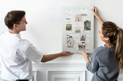 Panou din plută cu program săptămânal