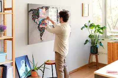 Hartă artistică a continentelor din plută