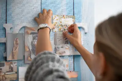 Tablă din plută cu inscripția Home