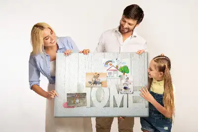 Tablă de plută cu design tipografic Home pentru peretele sufrageriei