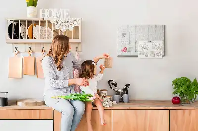 Tablă de plută cu design tipografic Home pentru peretele sufrageriei