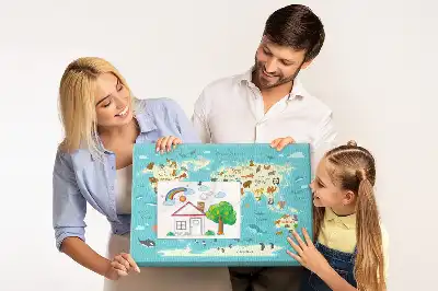 Hartă din plută cu ilustrații cu faună