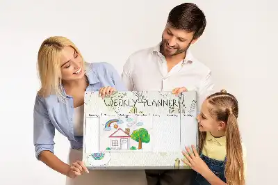 Panou din plută cu plante suculente și planificator săptămânal