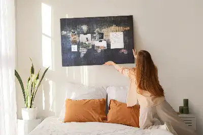 Hartă a lumii din plută cu contur geometric
