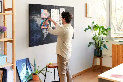 Hartă a lumii din plută cu contur geometric
