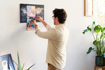 Hartă a lumii din plută cu contur geometric