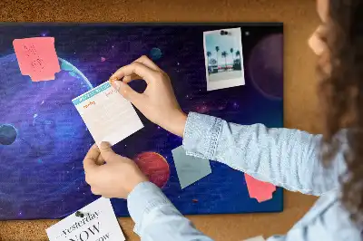 Panou de plută cu model planete și galaxie