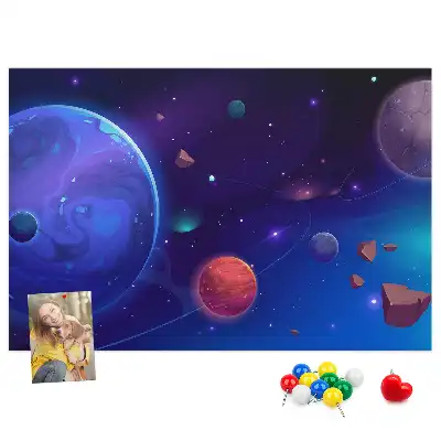 Panou de plută cu model planete și galaxie