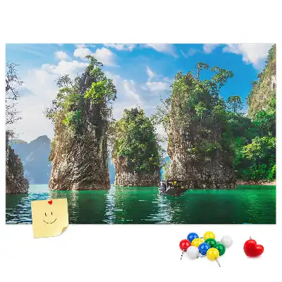 Panou de plută cu imprimeu lac și copaci în natură