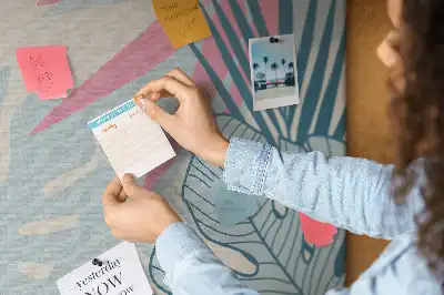Panou din plută cu model frunze pastelate
