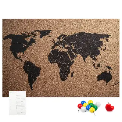 Tablă din plută cu contur minimalist al continentelor