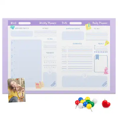 Panou de plută pentru planificare anuală roz