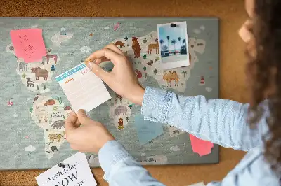 Panou din plută Harta lumii cu animale