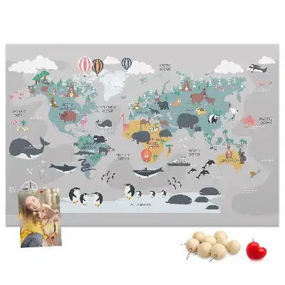 Panou de plută cu hartă cu desene animate