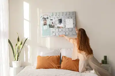 Calendar de perete din plută