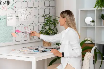 Calendar de perete din plută