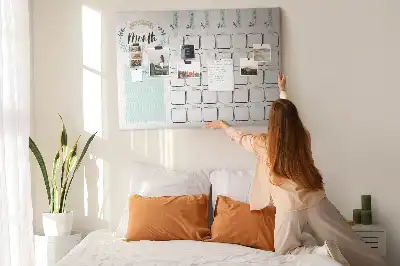 Calendar de perete din plută