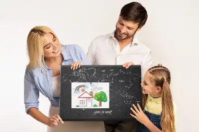 Panou din plută cu harta politică a globului