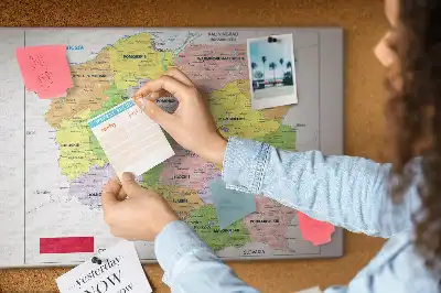 Tablă de plută cu harta Republicii Moldova
