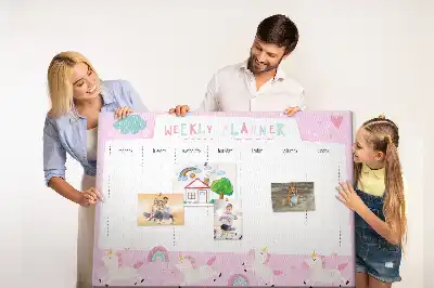 Tablă din plută tip planificator săptămânal pentru copii
