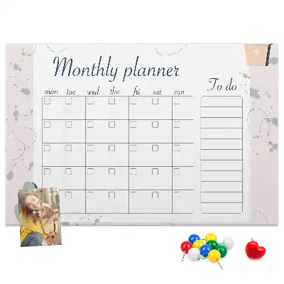 Panou din plută pentru planificarea lunară