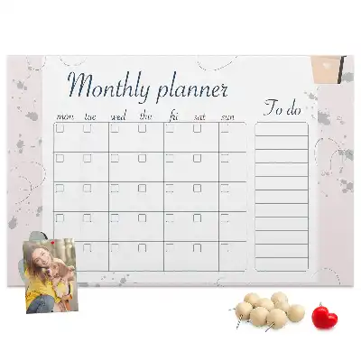 Panou din plută pentru planificarea lunară