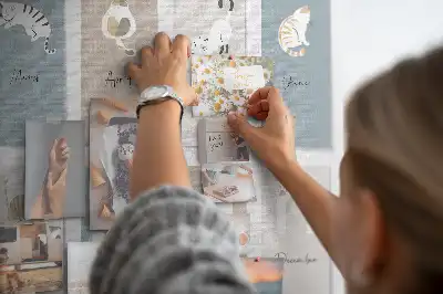 Panou din plută cu calendar și imprimeu cu pisici