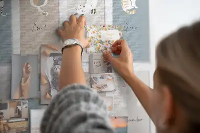Panou din plută cu calendar și imprimeu cu pisici