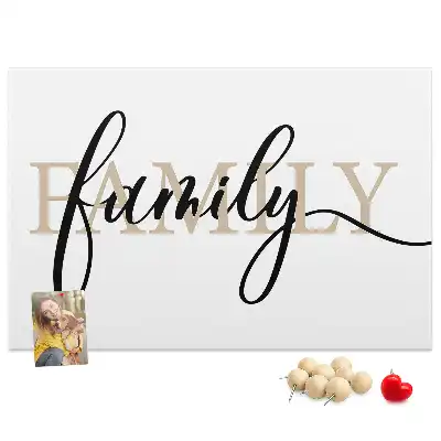 Panou din plută cu mesajul Family