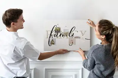 Panou din plută cu mesajul Family