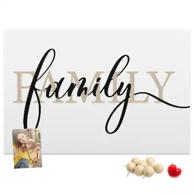 Panou din plută cu mesajul Family