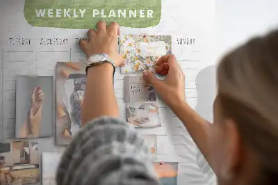 Tablă din plută cu planificator săptămânal