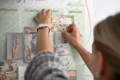 Tablă de plută tip planificator săptămânal cu model cu frunze