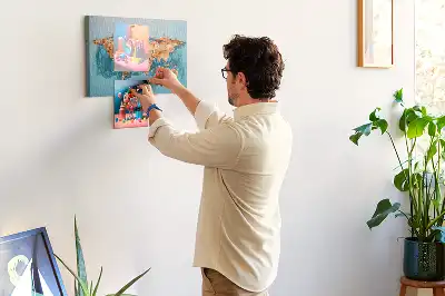 Panou din plută cu design modern sub formă de glob