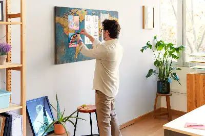 Tablou din plută cu conturul artistic al continentelor