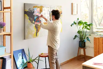 Panou din plută cu hartă abstractă a lumii