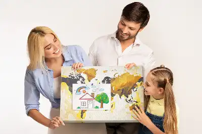 Panou din plută cu hartă abstractă a lumii