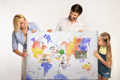 Panou din plută cu hartă a lumii pictată artistic