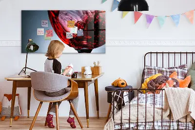 Tablă magnetică pentru copii sub formă de pahar de vin